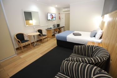 Room 10 (3)