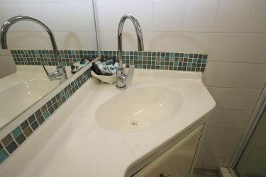 Room17_ (bath1)